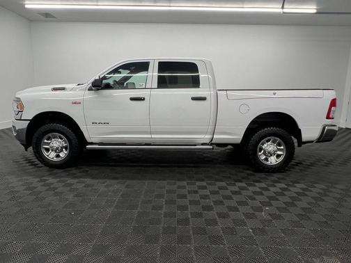 2022 RAM 2500 Tradesman Crew Cab 4x4 6'4' Box