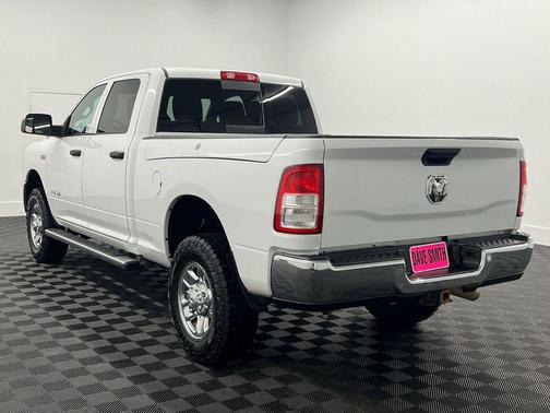 2022 RAM 2500 Tradesman Crew Cab 4x4 6'4' Box
