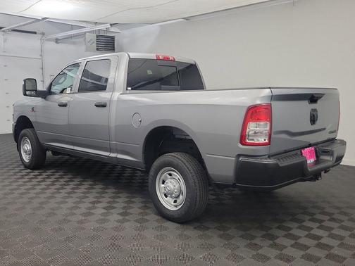 2024 RAM 2500 Tradesman Crew Cab 4x4 6'4' Box