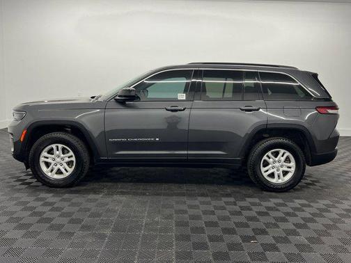 Baltic Gray Metallic Clearcoat 2025 Jeep Grand Cherokee Laredo