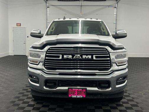2020 RAM 3500 Laramie Crew Cab 4x4 8' Box