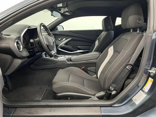 2022 Chevrolet Camaro RWD Coupe LT1