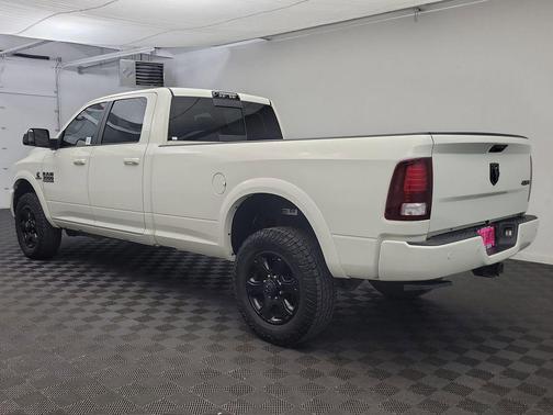 2018 RAM 3500 Laramie Crew Cab 4x4 8' Box