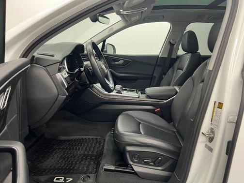 2022 Audi Q7 55 Premium Plus