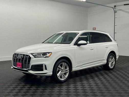 2022 Audi Q7 55 Premium Plus