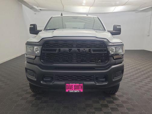 2024 RAM 3500 Tradesman Crew Cab 4x4 8' Box