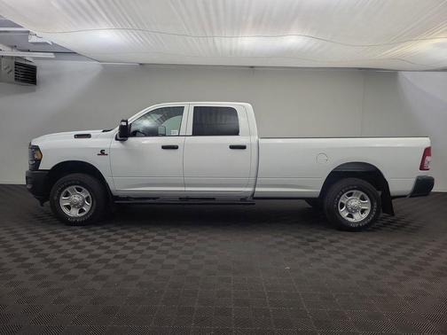 2024 RAM 3500 Tradesman Crew Cab 4x4 8' Box