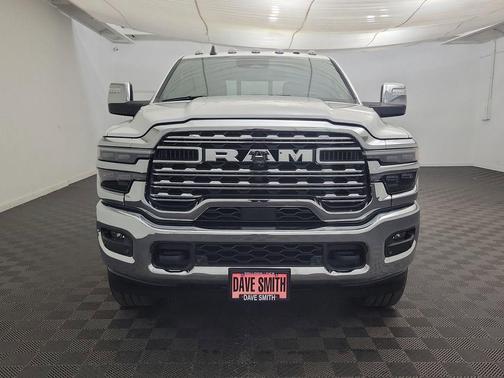 2025 RAM 3500 Limited Crew Cab 4x4 8' Box