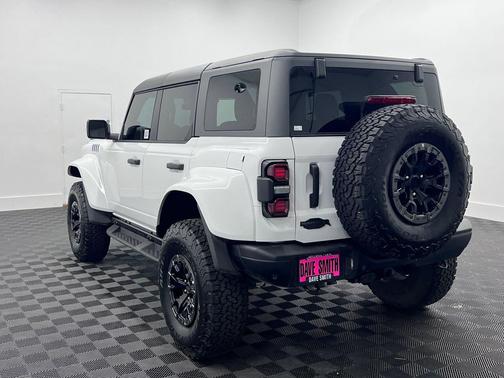 Oxford White 2024 Ford Bronco Raptor