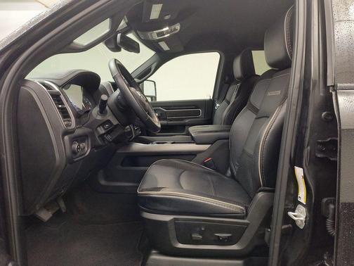 2023 RAM 2500 Laramie Crew Cab 4x4 6'4' Box