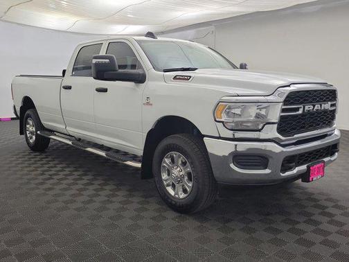 2024 RAM 3500 Tradesman Crew Cab 4x4 8' Box