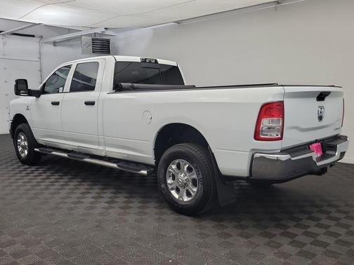 2024 RAM 3500 Tradesman Crew Cab 4x4 8' Box