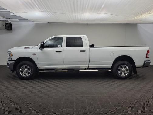 2024 RAM 3500 Tradesman Crew Cab 4x4 8' Box