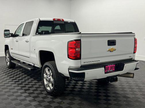 Summit White 2019 Chevrolet Silverado 2500 LTZ