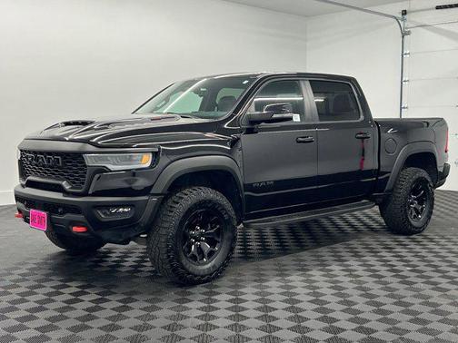 Diamond Black Crystal Pearlcoat 2025 RAM 1500 RHO Crew Cab 4x4 5'7' Box