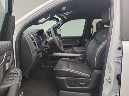 2025 RAM 2500 Laramie Crew Cab 4x4 6'4' Box