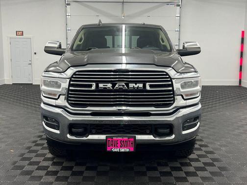 2019 RAM 2500 Laramie Crew Cab 4x4 8' Box