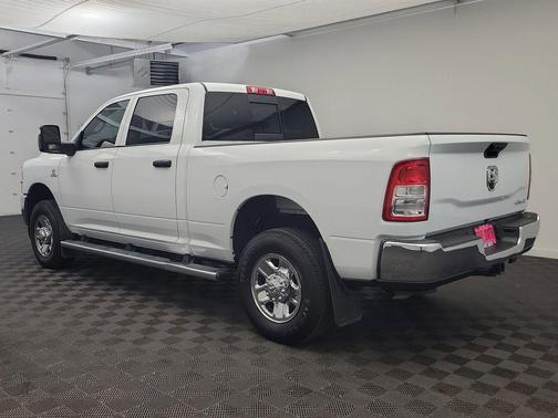 2024 RAM 3500 Tradesman Crew Cab 4x4 6'4' Box