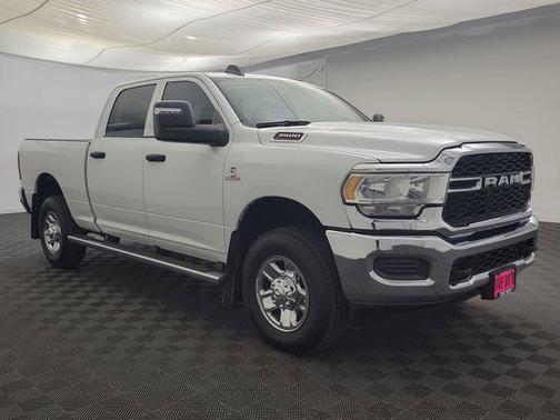 2024 RAM 3500 Tradesman Crew Cab 4x4 6'4' Box