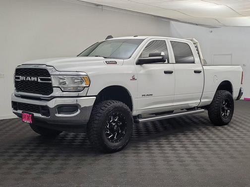 2021 RAM 2500 Tradesman Crew Cab 4x4 6'4' Box