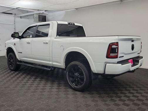 2022 RAM 2500 Laramie Crew Cab 4x4 6'4' Box