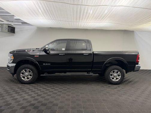 2022 RAM 2500 Laramie Crew Cab 4x4 6'4' Box