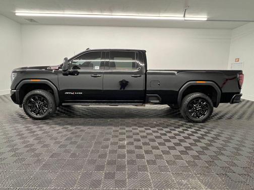 2025 GMC Sierra 3500 AT4