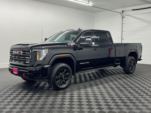 2025 GMC Sierra 3500 AT4