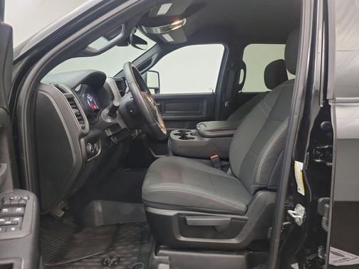 2025 RAM 2500 Tradesman Crew Cab 4x4 6'4' Box