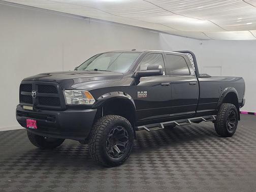 2018 RAM 2500 Tradesman Crew Cab 4x4 8' Box