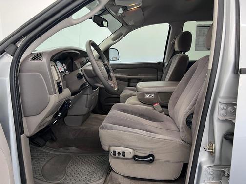 Bright Silver Metallic Clearcoat 2004 Dodge Ram 3500 Laramie