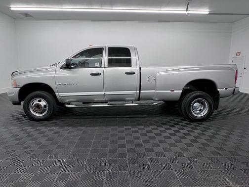 Bright Silver Metallic Clearcoat 2004 Dodge Ram 3500 Laramie