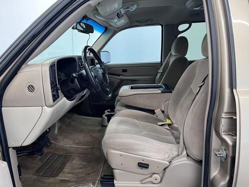 Sand Beige Metallic 2005 GMC Yukon SLE