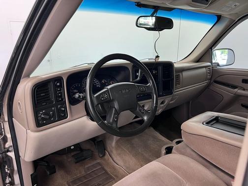 Sand Beige Metallic 2005 GMC Yukon SLE
