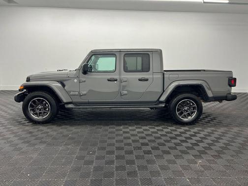 2022 Jeep Gladiator Overland
