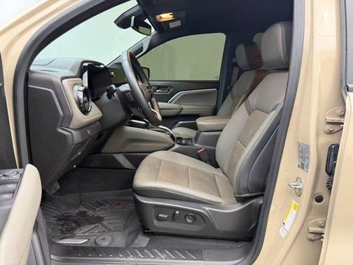 Sand Dune Metallic 2024 Chevrolet Colorado ZR2