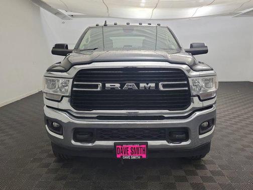 2020 RAM 3500 Big Horn Crew Cab 4x4 8' Box