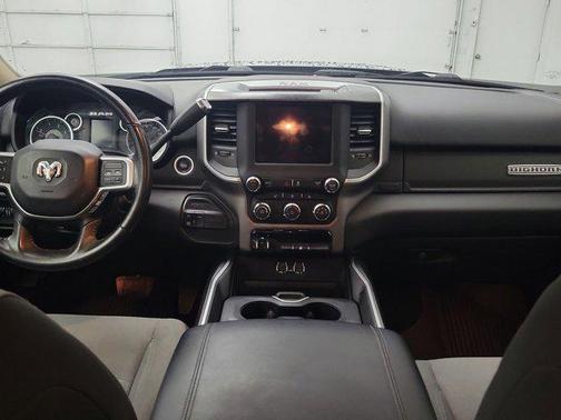 2020 RAM 3500 Big Horn Crew Cab 4x4 8' Box