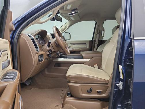 2022 RAM 2500 Laramie Crew Cab 4x4 6'4' Box