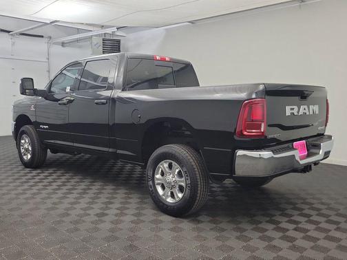 2025 RAM 2500 Big Horn Crew Cab 4x4 6'4' Box