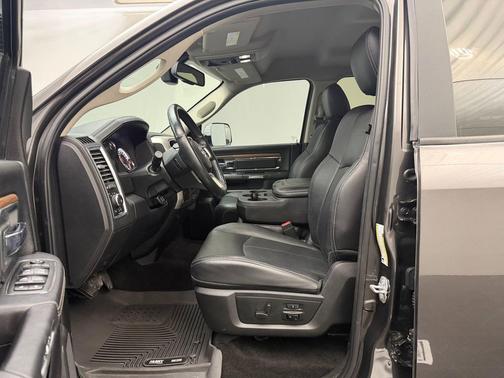 Granite Crystal Metallic Clearcoat 2018 RAM 2500 Laramie Crew Cab 4x4 6'4' Box