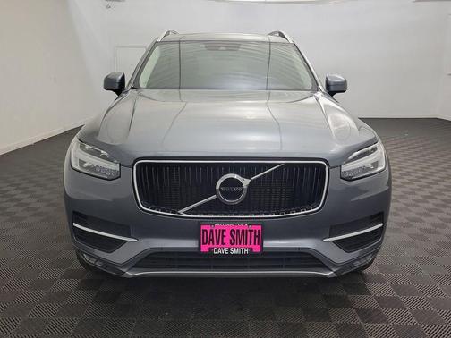 2019 Volvo XC90 T6 Momentum