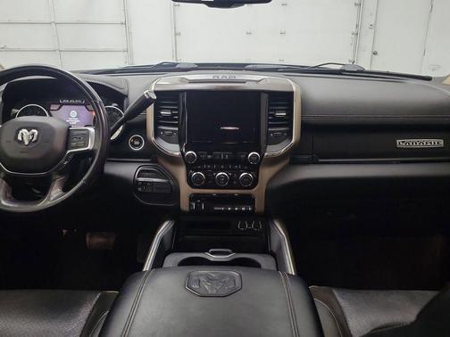 2022 RAM 2500 Laramie Crew Cab 4x4 6'4' Box