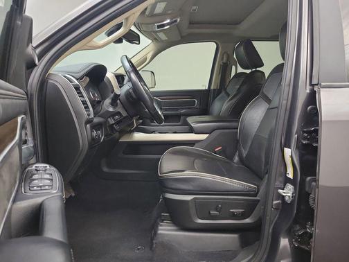 2022 RAM 2500 Laramie Crew Cab 4x4 6'4' Box