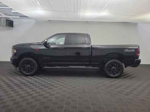 2022 RAM 2500 Big Horn Crew Cab 4x4 6'4' Box