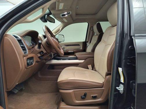 2019 RAM 2500 Laramie Crew Cab 4x4 6'4' Box