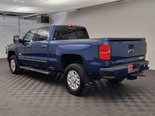 Deep Ocean Blue Metallic 2018 Chevrolet Silverado 2500 High Country