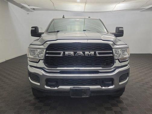 2024 RAM 3500 Tradesman Crew Cab 4x4 6'4' Box