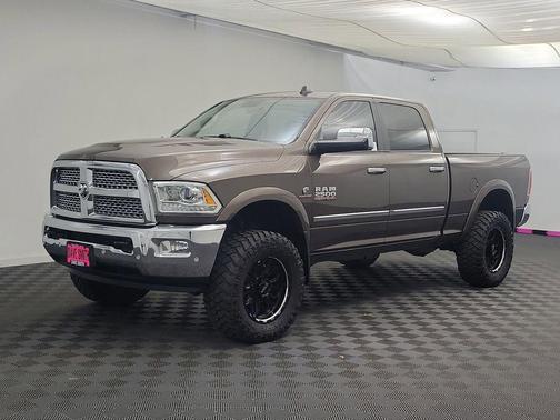 2018 RAM 2500 Laramie Crew Cab 4x4 6'4' Box
