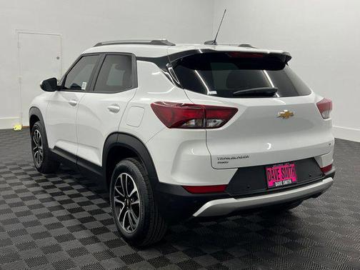 Summit White 2026 Chevrolet Trailblazer LT